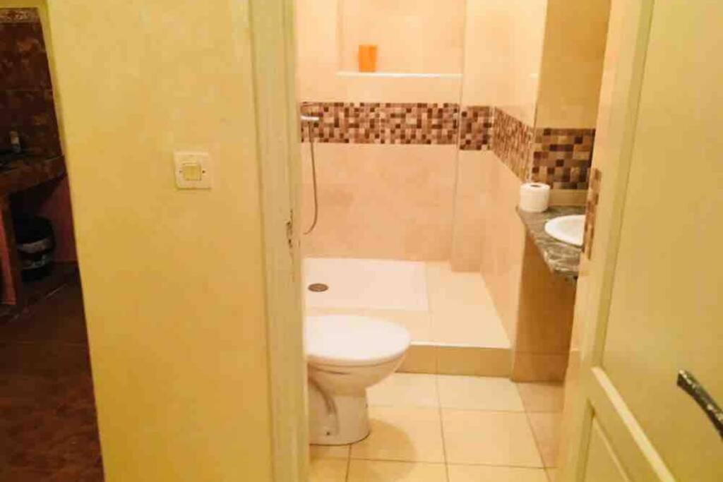 Nice 2 Bedrooms Apartment Near The Beach Rabat Buitenkant foto